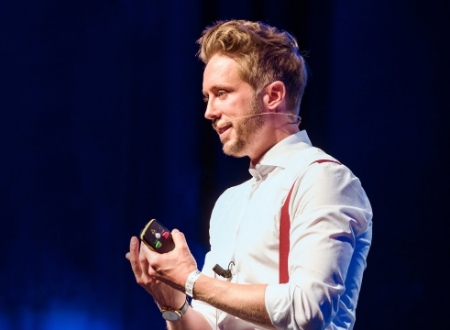 Felix Thönnessen spricht eine Keynote