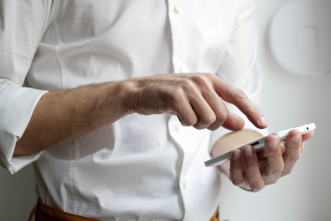Die Dauererreichbarkeit per Smartphone verschlechtert den Abbau von Stress