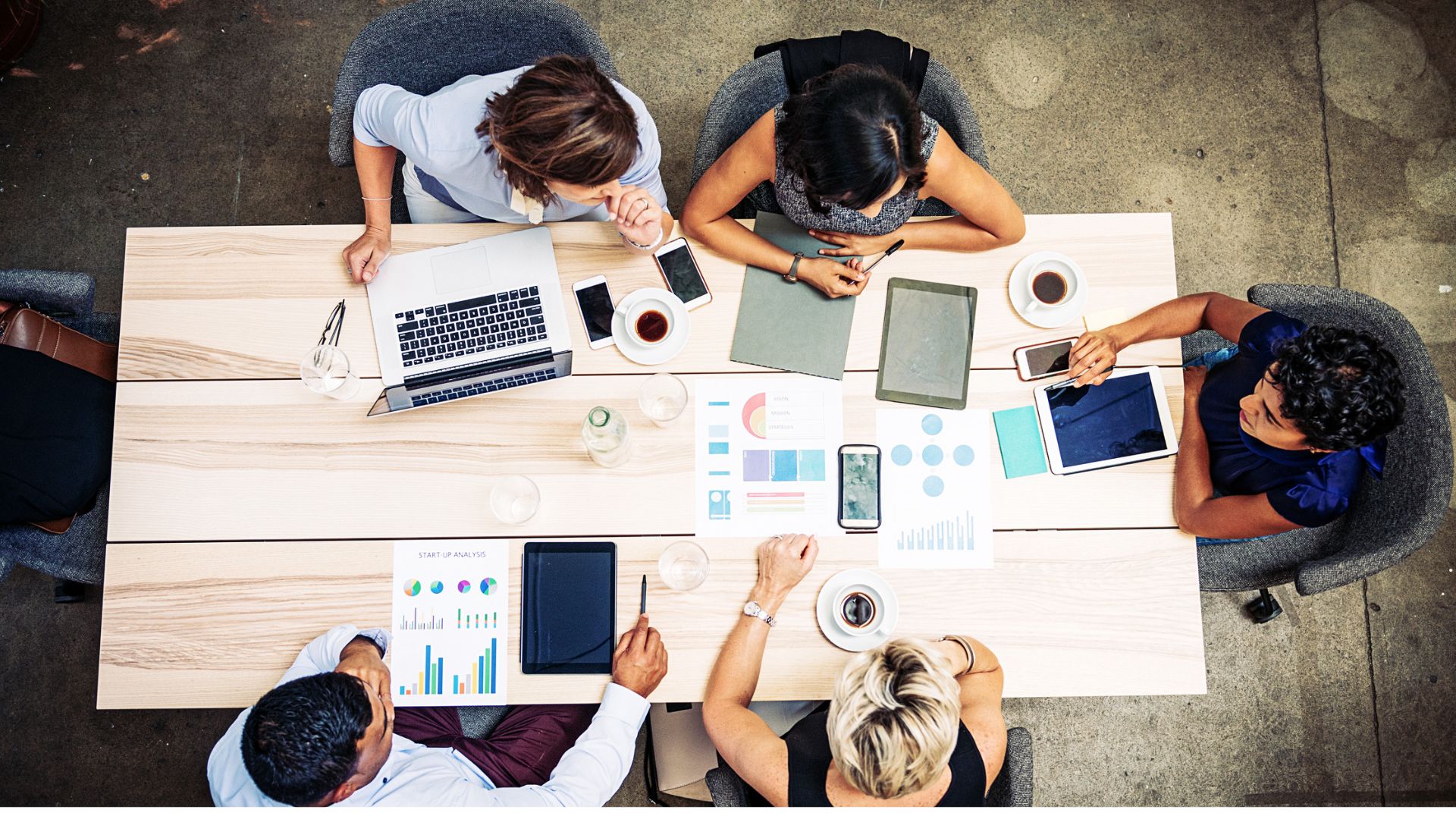 Effiziente Führung will gelernt sein. In Team Blöcken zu denken, kann mehrere Themenbereiche einfach und verständlich unter eine Führung bringen